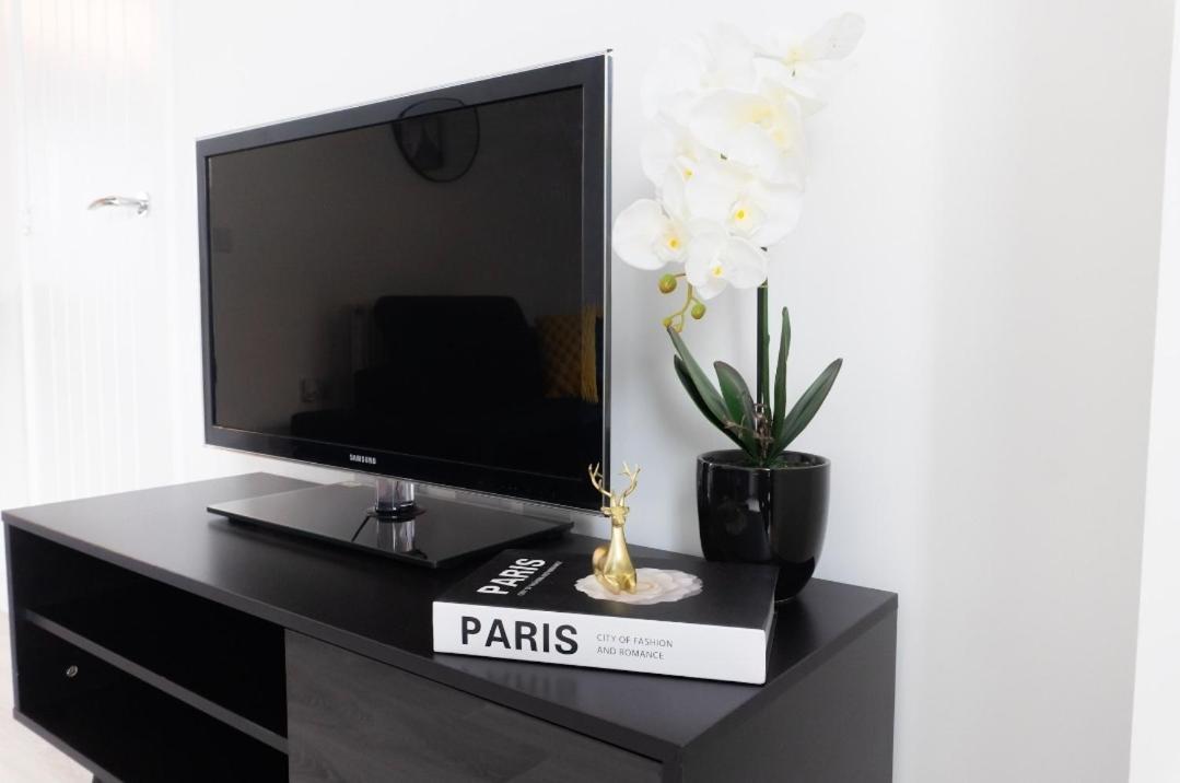 Stylish House With Private Parking Villa Glasgow Ngoại thất bức ảnh