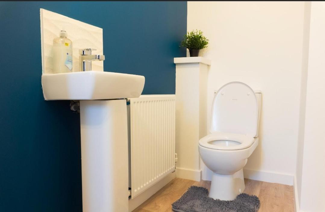 Stylish House With Private Parking Villa Glasgow Ngoại thất bức ảnh