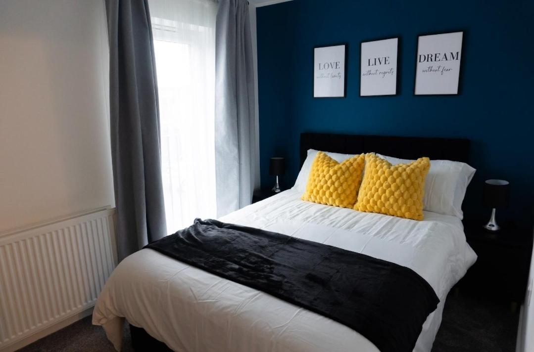 Stylish House With Private Parking Villa Glasgow Ngoại thất bức ảnh