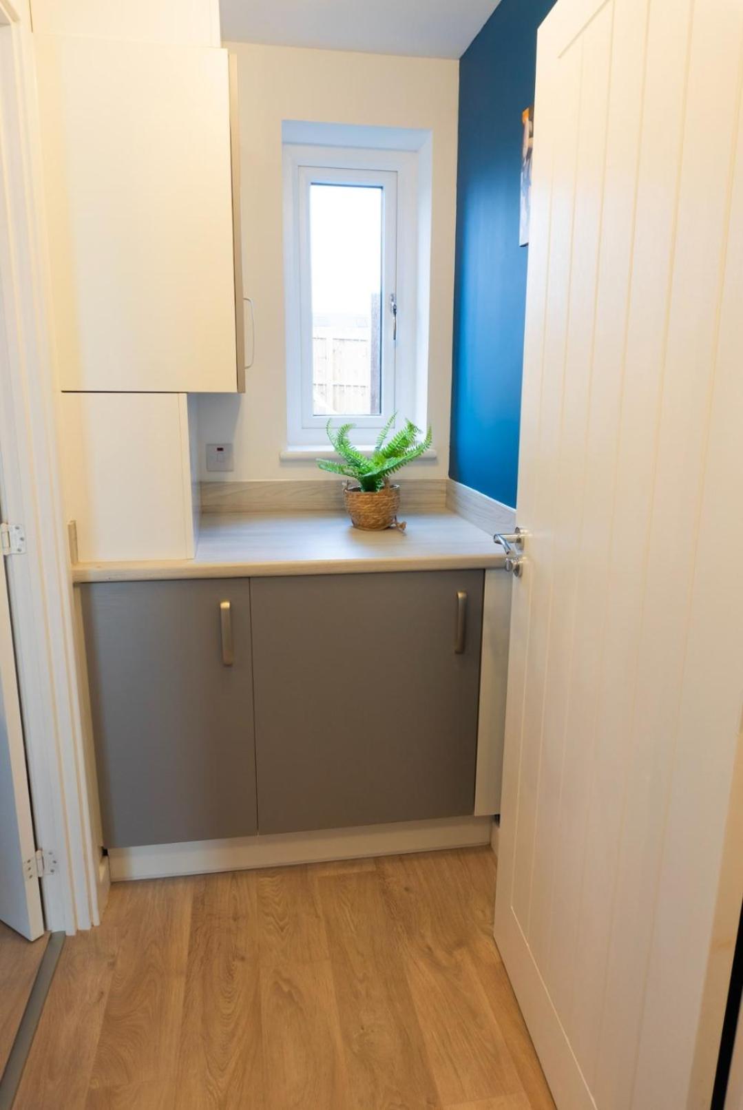 Stylish House With Private Parking Villa Glasgow Ngoại thất bức ảnh